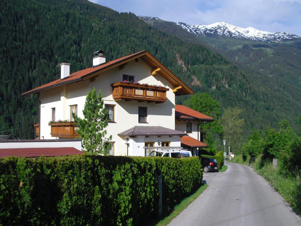 Haus Gruenbacher Lienz Bagian luar foto